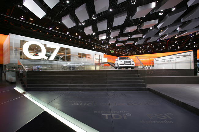 Messestand von Audi auf der IAA 2005